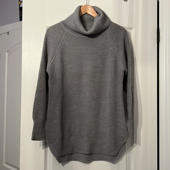 M Boutique Turtle Neck Waffle Sweater - Picture 3 of 4